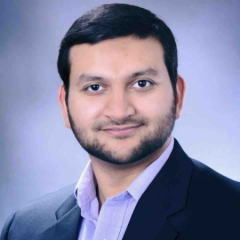 headshot photo of Umair Zia